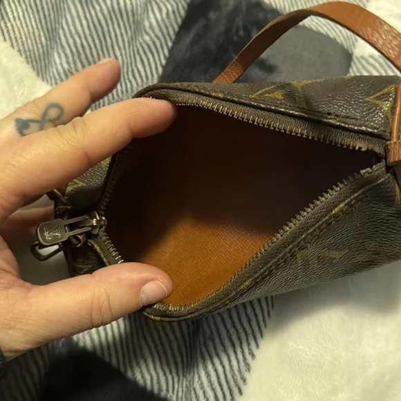 Authentic Louis Vuitton monogram Papillion 30 with pouch - Picture 11 of 16